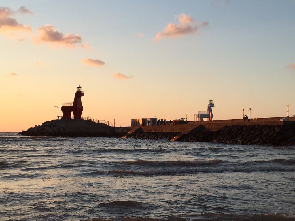 Iho Tewoo Beach Iconic Horse Lighthouses